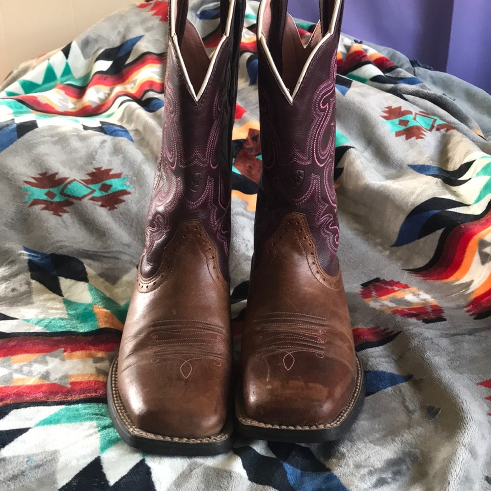 Ariat boots.